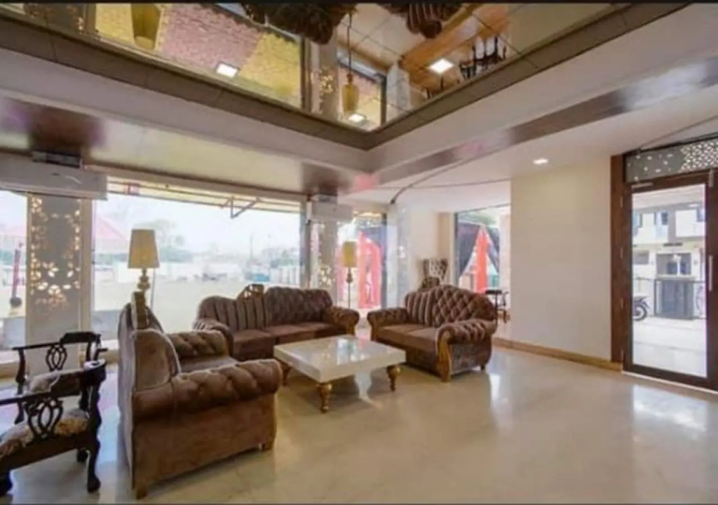 Hotel Raj Palace