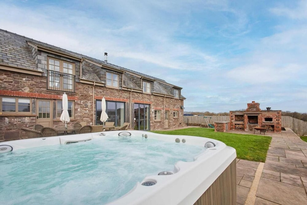 Host Stay Coed Barn