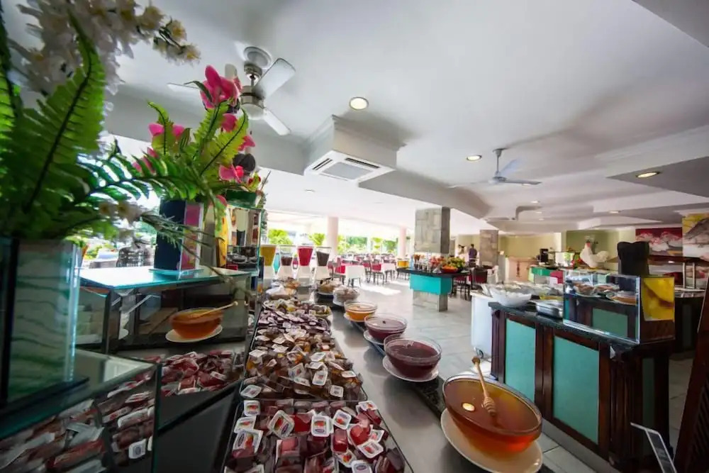 Royal Palm Beach Hotel