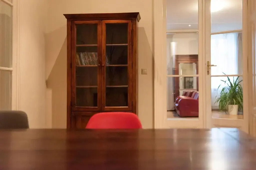 velký apartmán (145m2), v historickom centre Bratislavy na pešej zóne