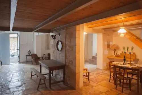 Heleni Hamalka Apartment