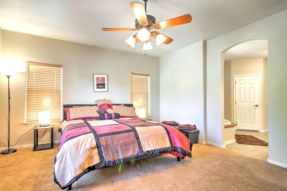 Beautiful Kanab Home w/ Yard - Walk to Restaurants