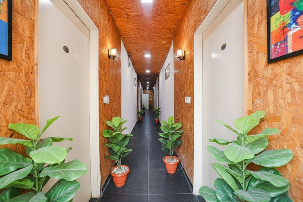 FabHotel The White Orchid - Nr Noida Sector 16 Metro Station Noida