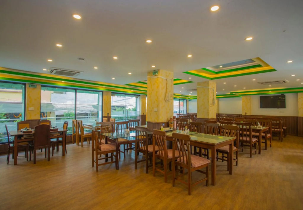 OYO 255 White Zambala Hotel