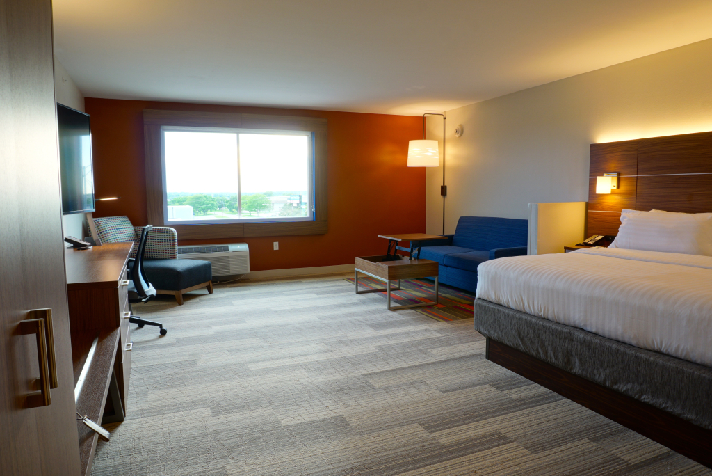 Holiday Inn Express & Suites Omaha - Millard Area by IHG