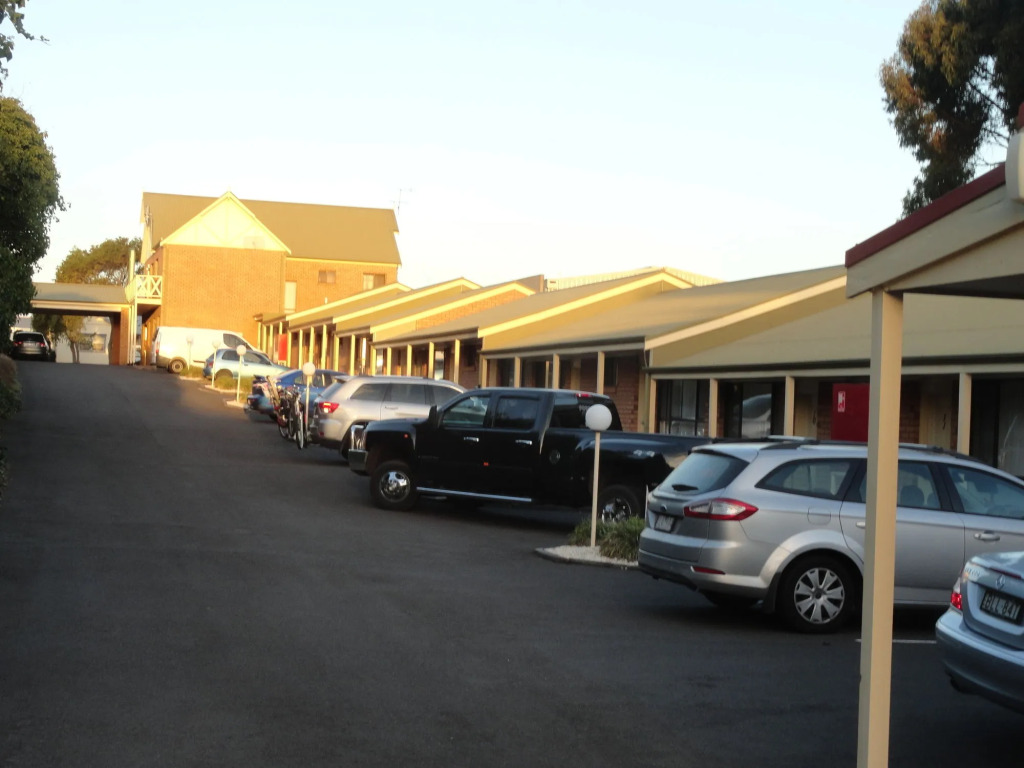 Victoria Lodge Motor Inn & Apartments