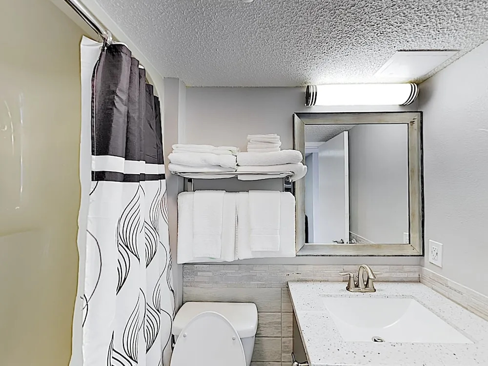 Stylish Ocean-view W/ Pools & Hot Tubs 1 Bedroom Condo