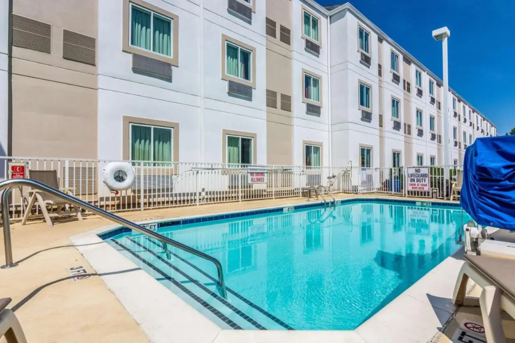 Motel 6 Charlotte 1417