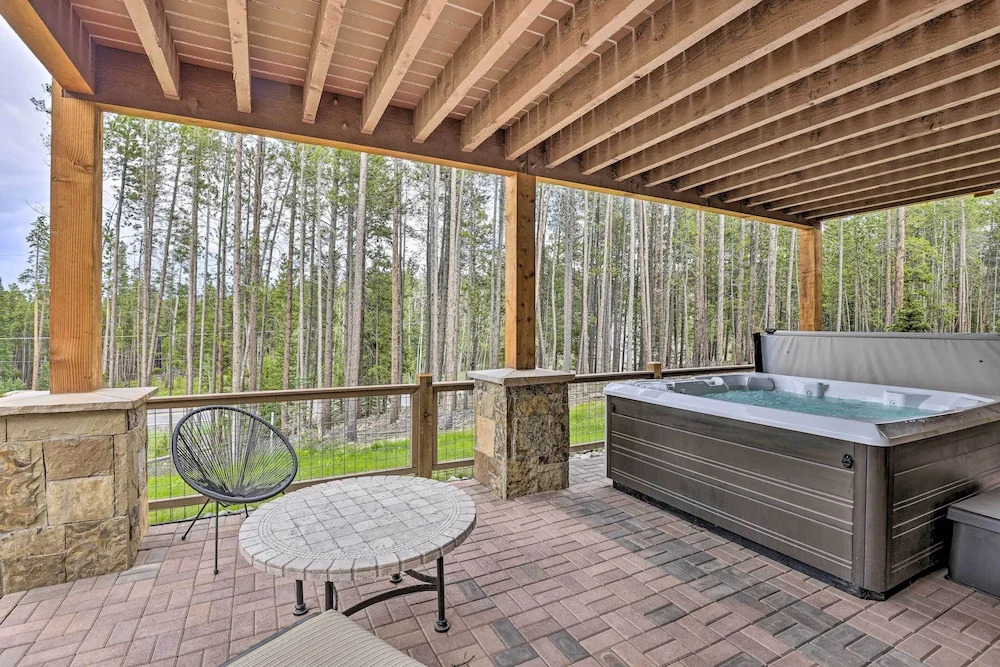Breck Cabin w/ Hot Tub ~ 2 Mi to Main Street!