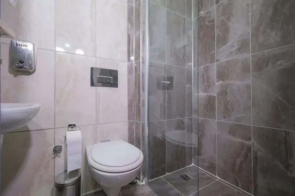 Minimalist Suit Otel