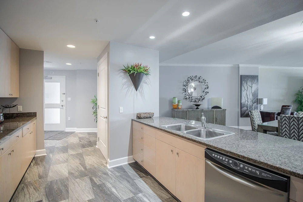 Sea Breeze 1011 Penthouse