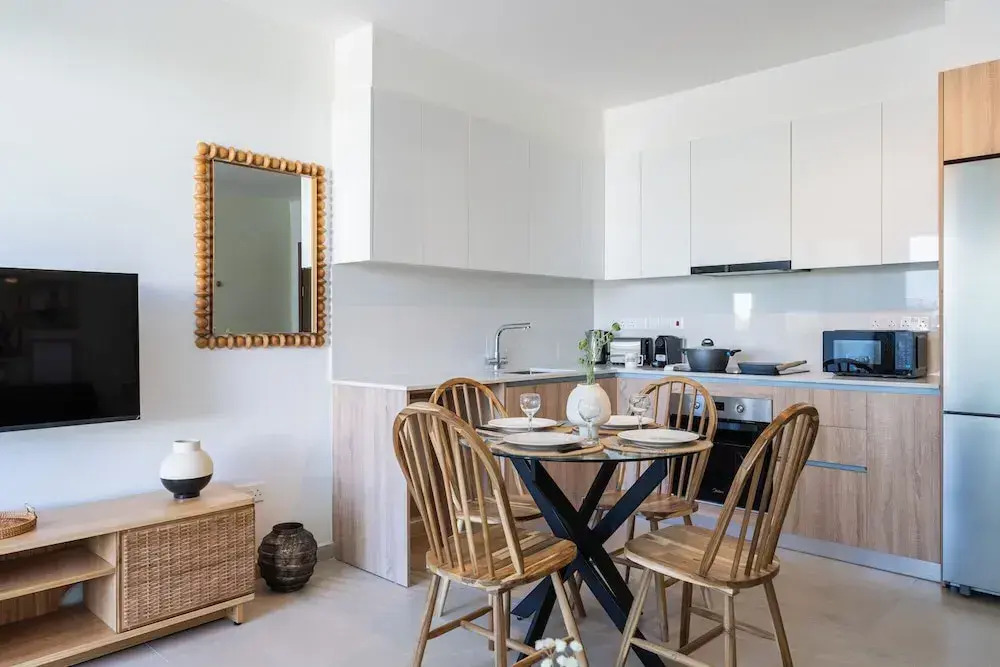 Jas Living - Chic Apts & Balconies in Larnaca