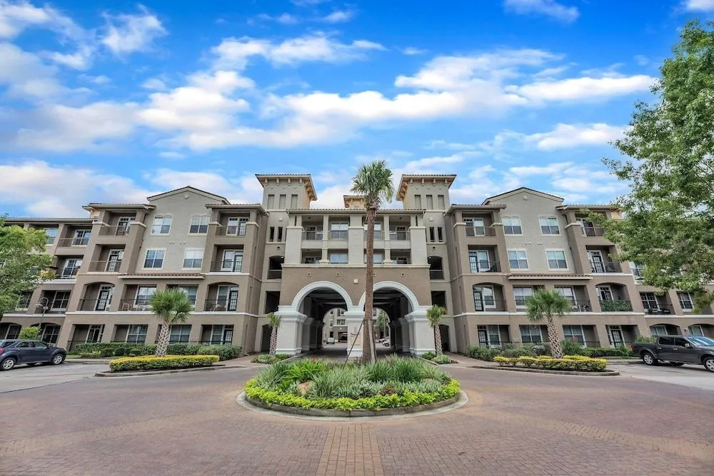 City View & Poolview Apartment With Full Kitchen 2 Bedroom Apts by Redawning
