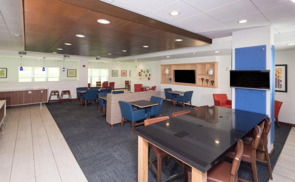 Holiday Inn Express & Suites - Portage by IHG