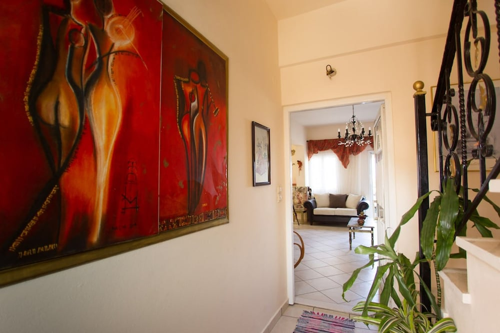 Kostas Apartment Very Near to Amoudara Beach