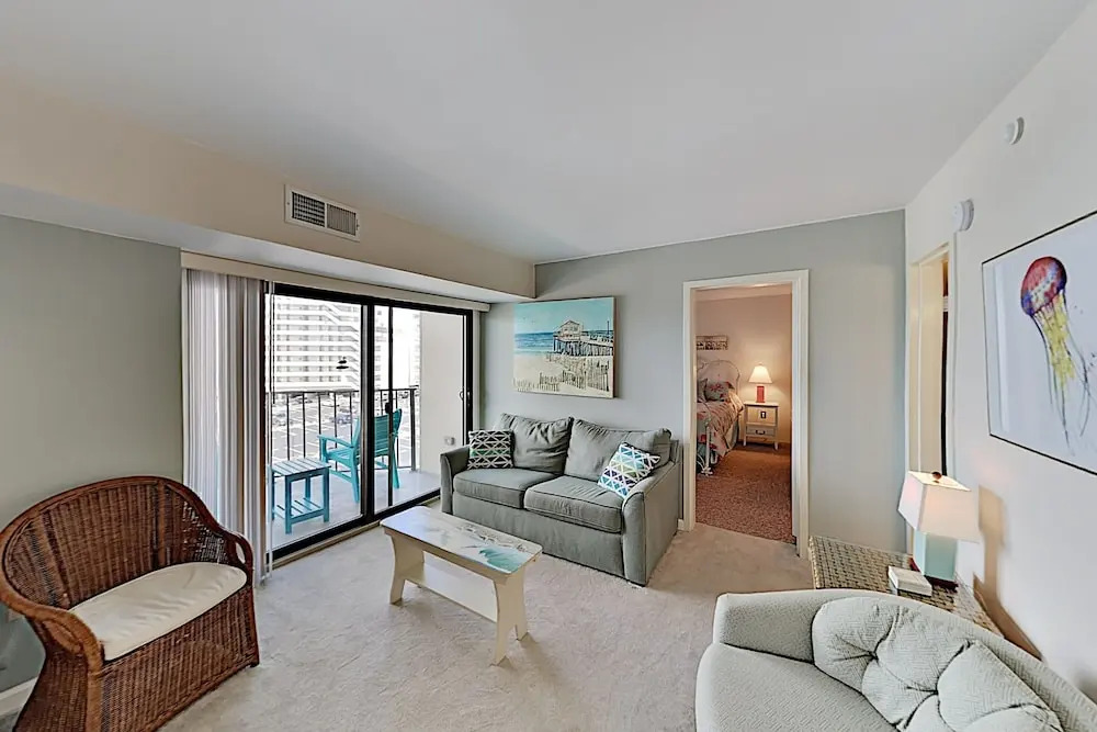Ocean & Bay-view W/ Pool, Easy Beach Access! 2 Bedroom Condo