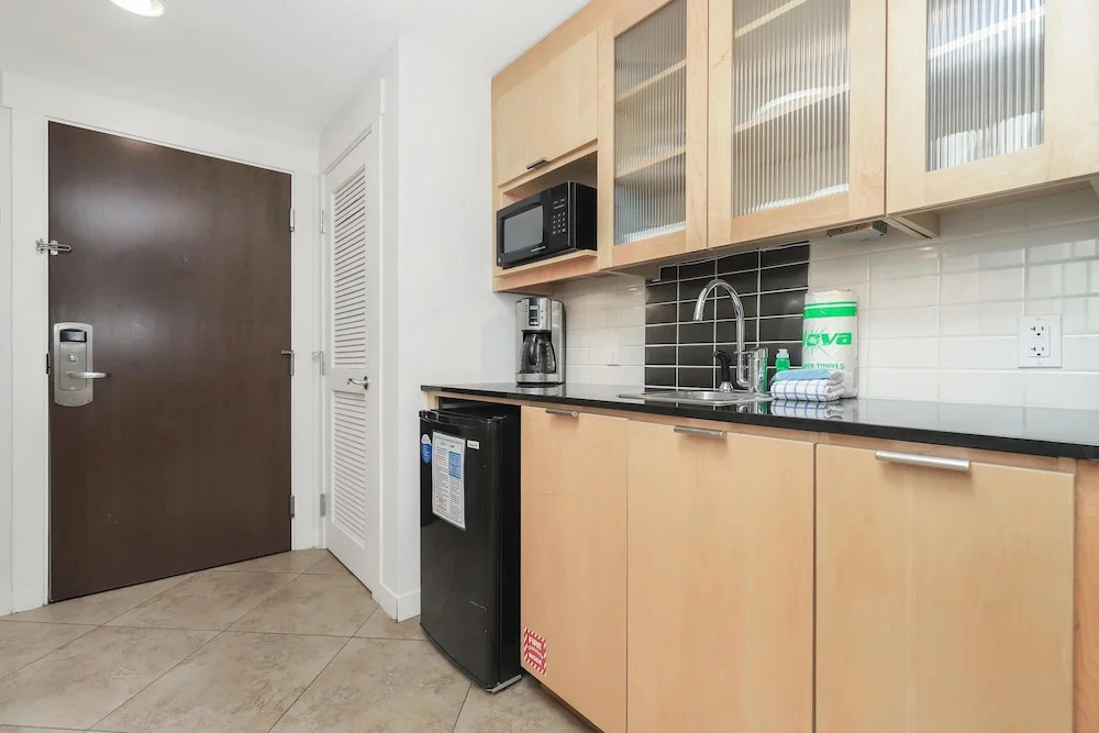 Bahia 4215 - Second Floor - Studio - Sleeps 4