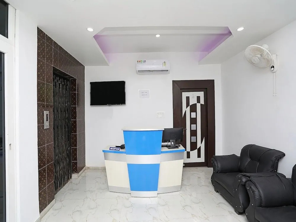 OYO 9675 Hotel Galaxy