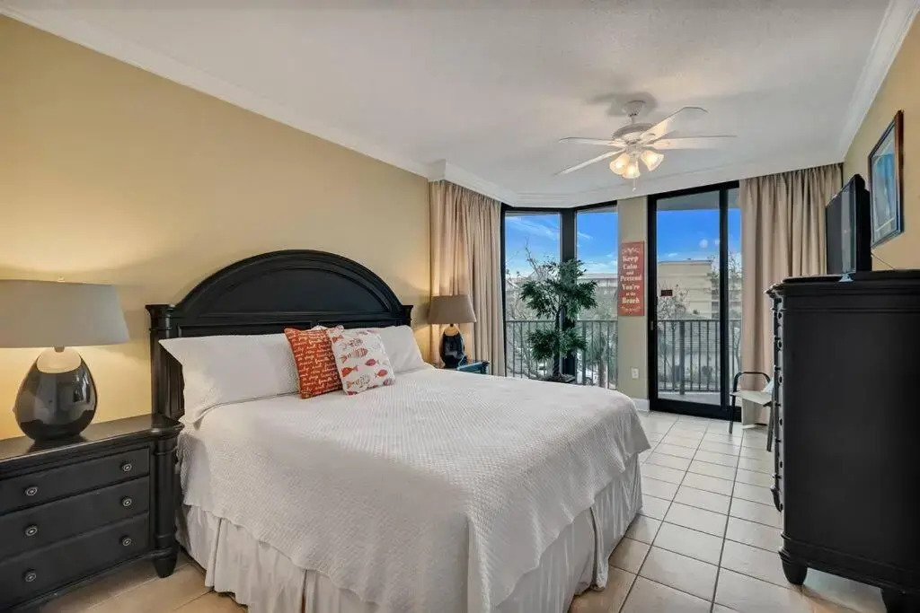Phoenix on the Bay 2213 - Large Pet Friendly Condo-Inquire for Boat Slip