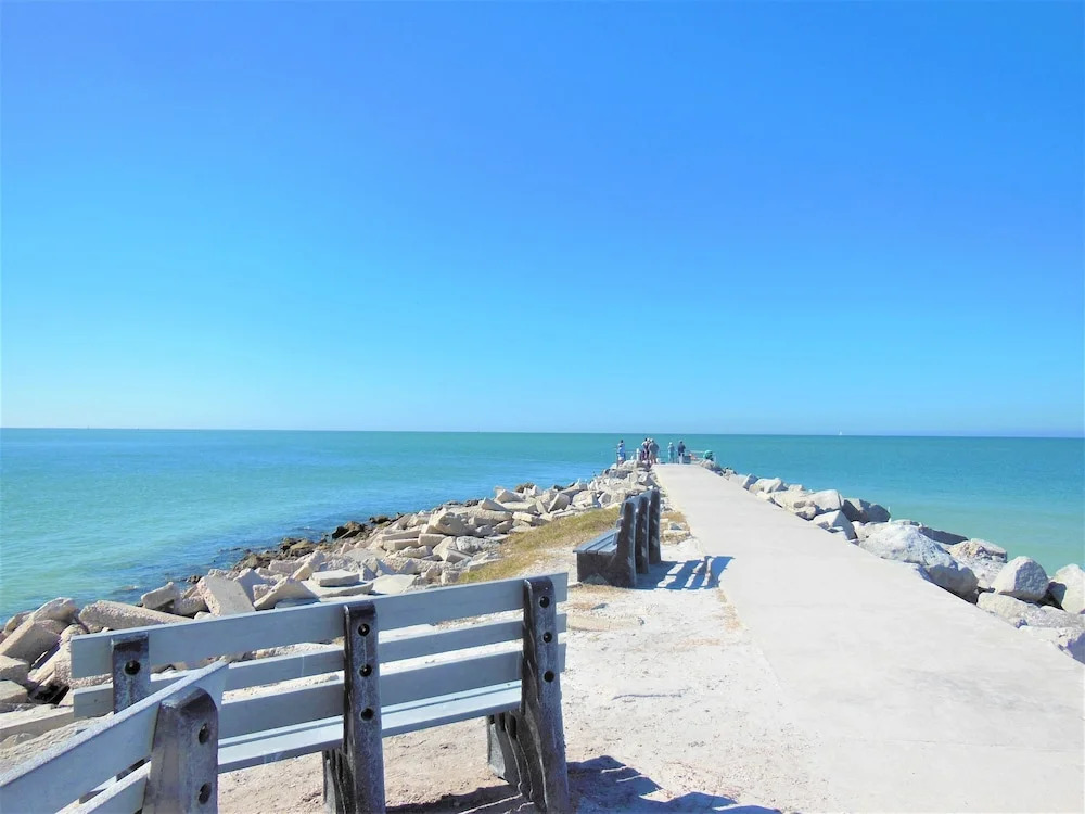 Pass A Grille St Pete Beach Home (105 -17)