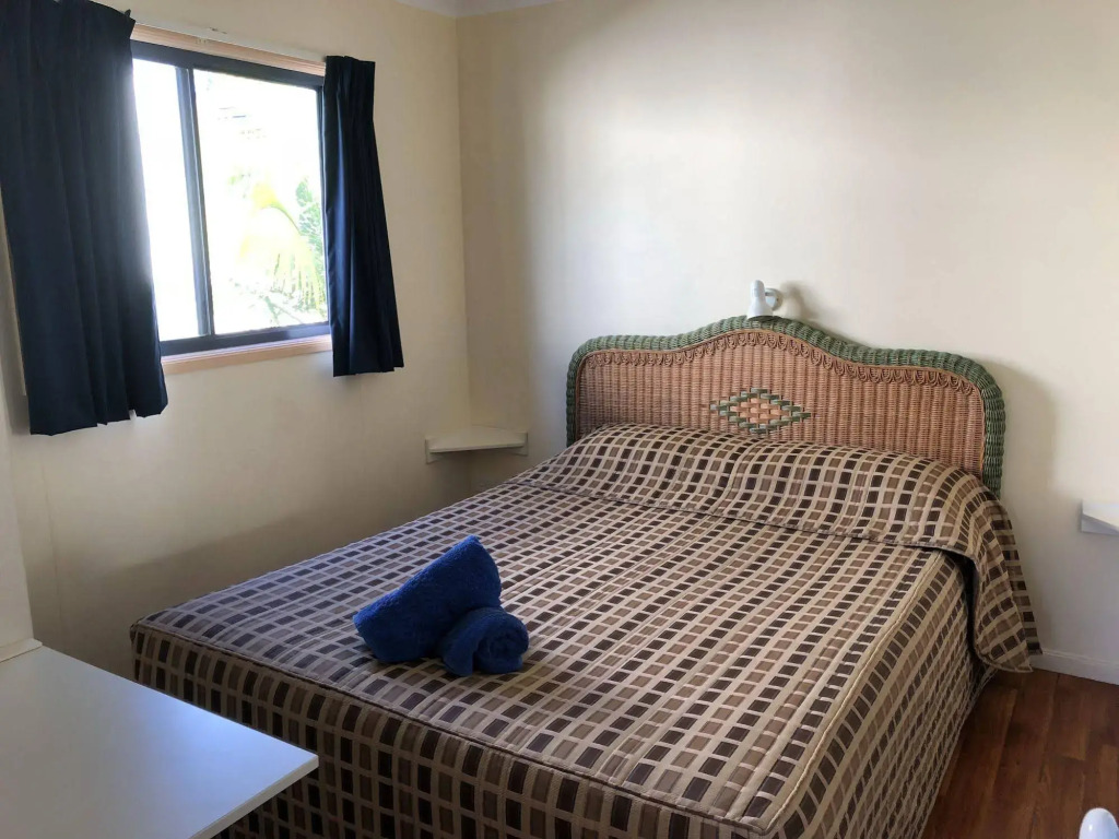 Colonial Palms Motel