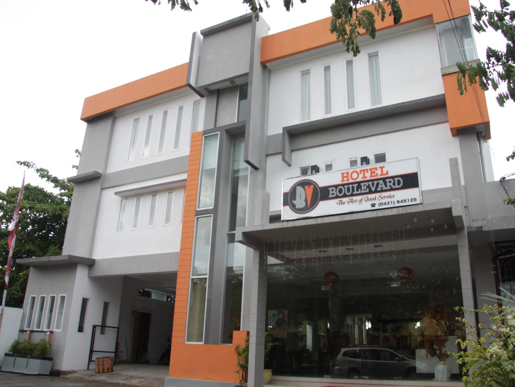 Boulevard Hotel