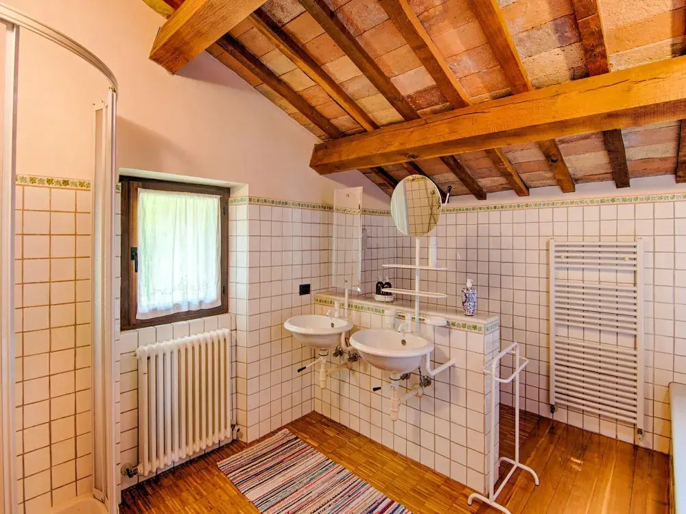 Villa in Borgo Pace with Private Pool