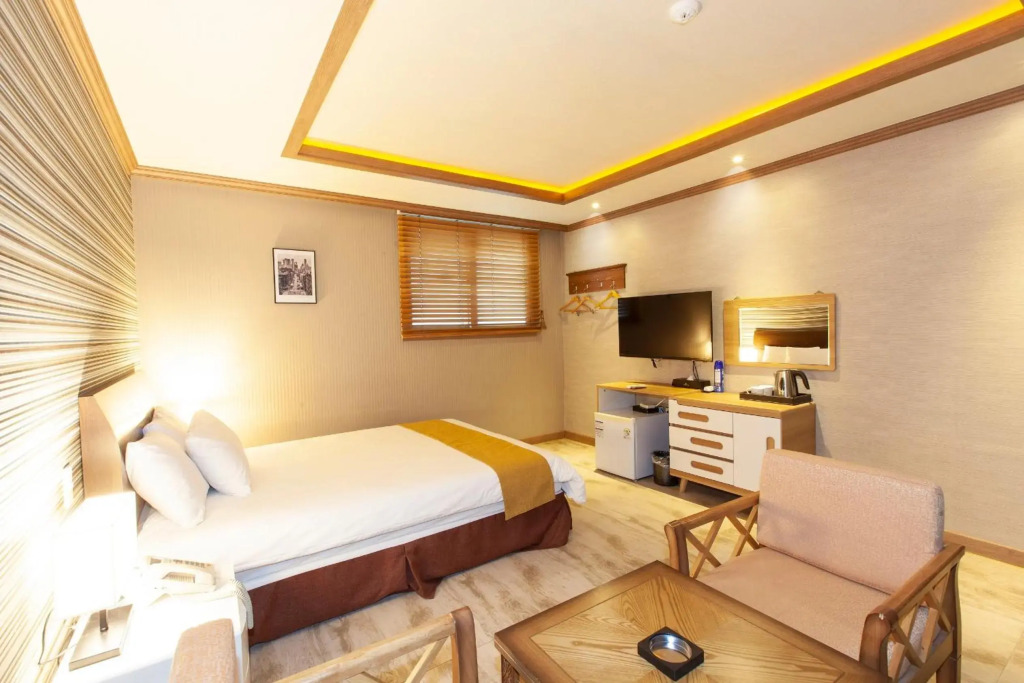 Sahara Hotel