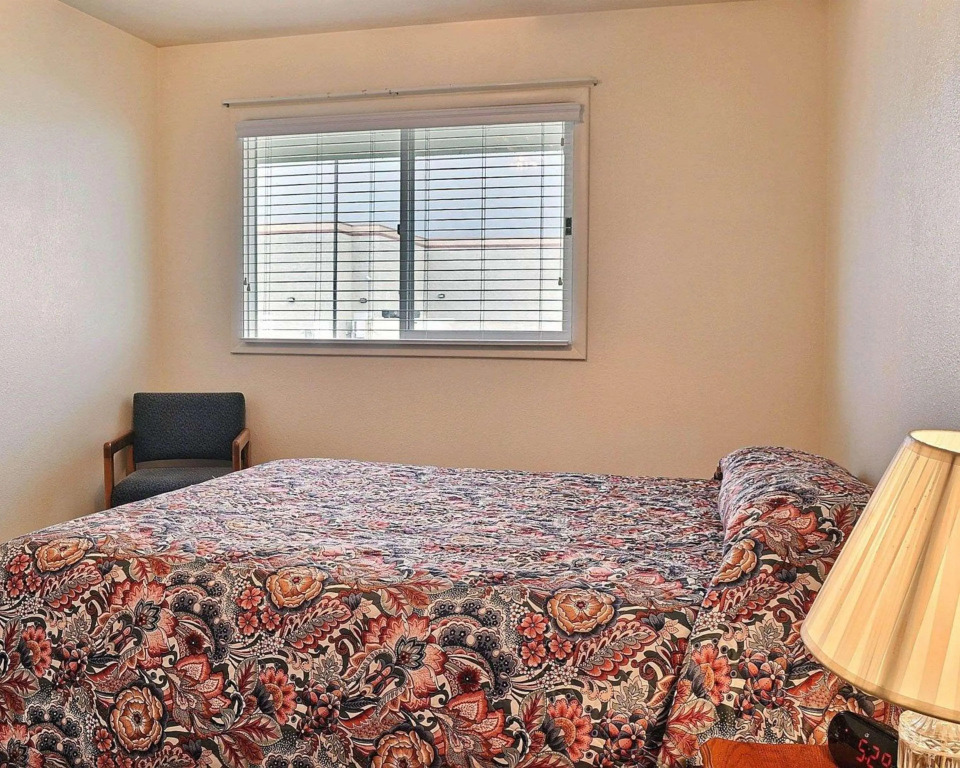 Skyline Motor Inn