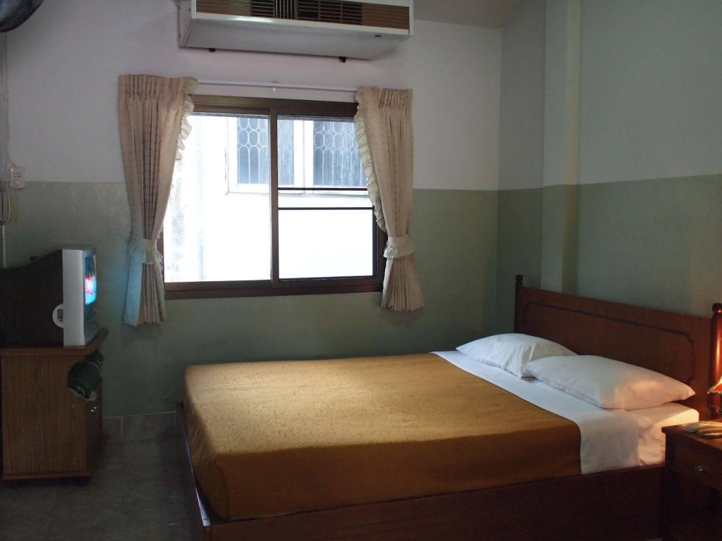 Roongruang Hotel