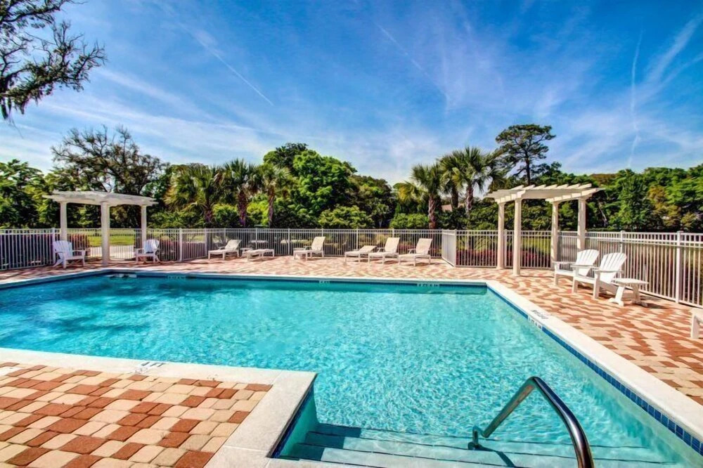 2106 Summerwoods