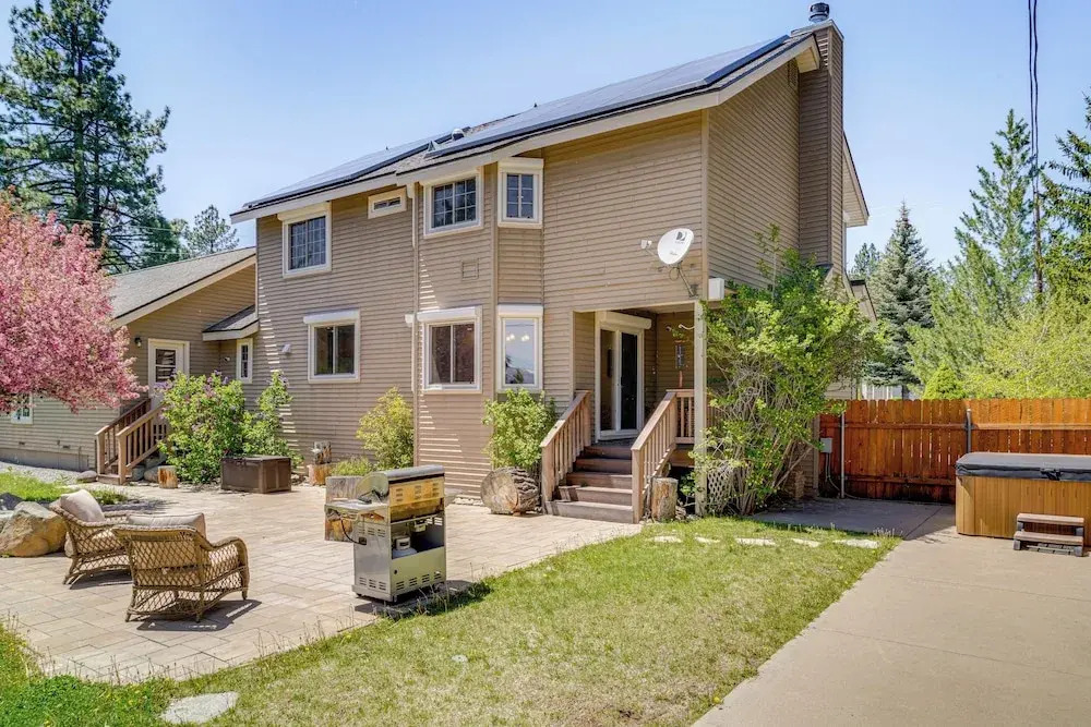 5 Mi to Northstar Resort! Family Home w/ Hot Tub