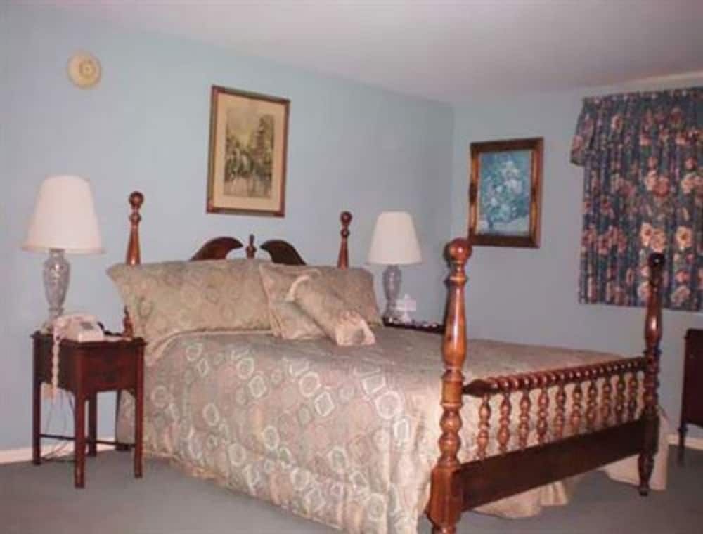 Montague Inn Bed & Breakfast