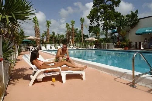 Holiday Park Hotels & Suites