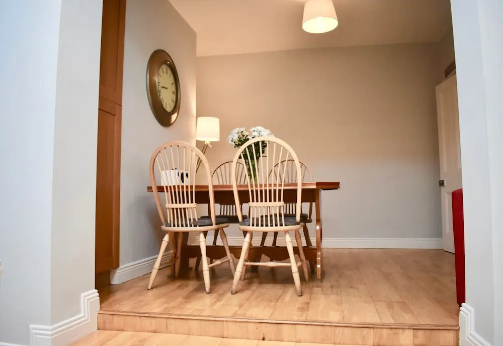 Traditional 4 Bedroom Home in Trendy Ranelagh