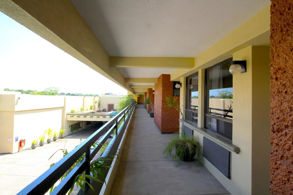 Hafersons Inn Hotel & Suites
