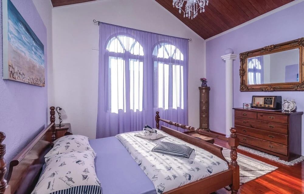 Beautiful Home In Srinjine