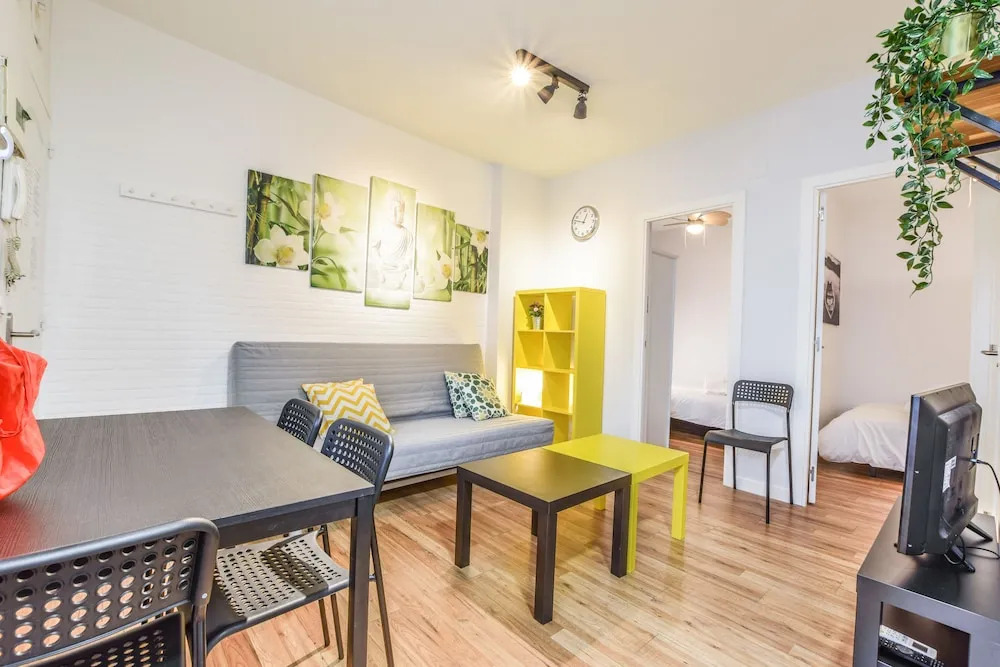 Room to Rent Plaza de Chueca Apartment