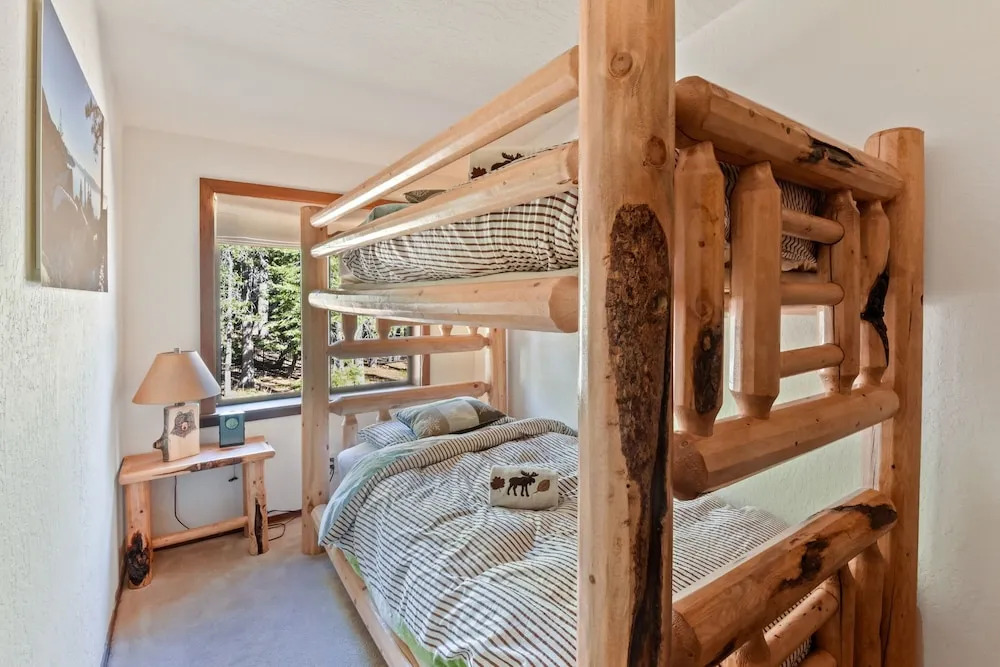 New Listing! Sugar Bear Lodge W/ Hot Tub 4 Bedroom Home