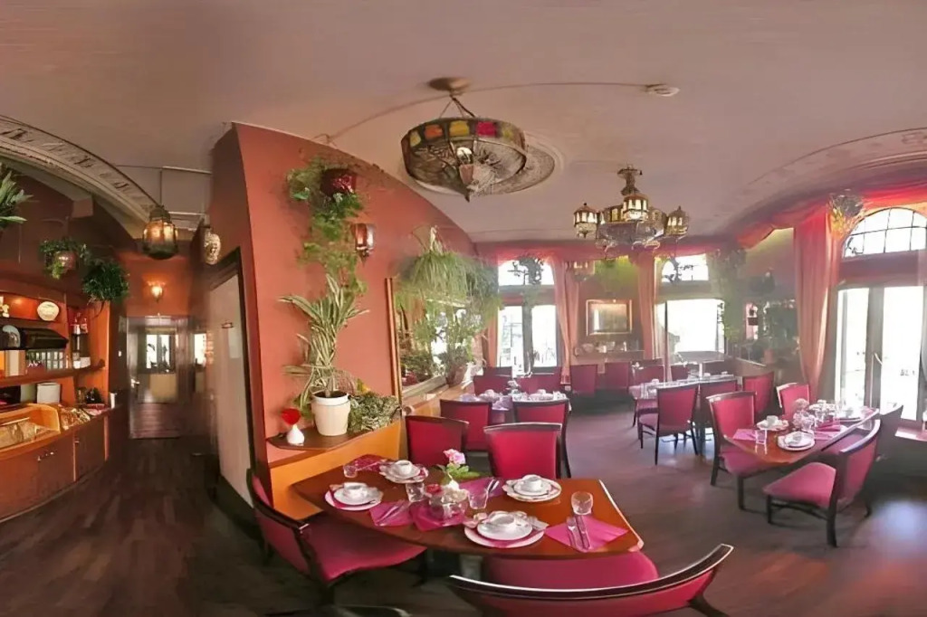 Nadia Hotel
