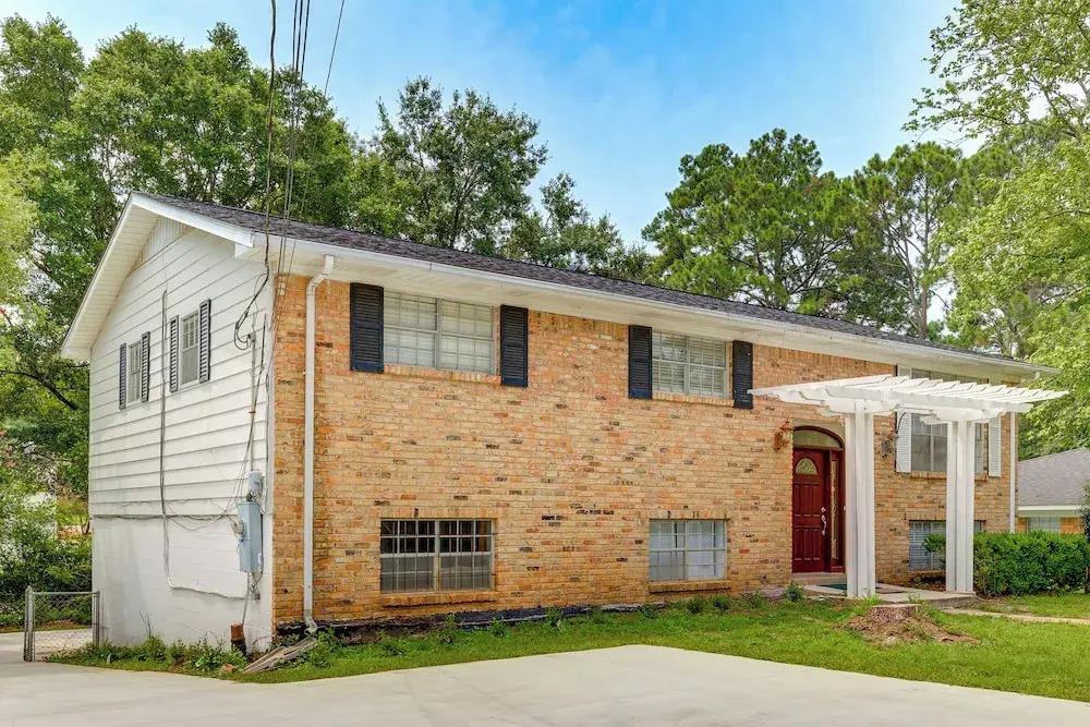 Walkable Mobile Apartment w/ Fenced-in Yard