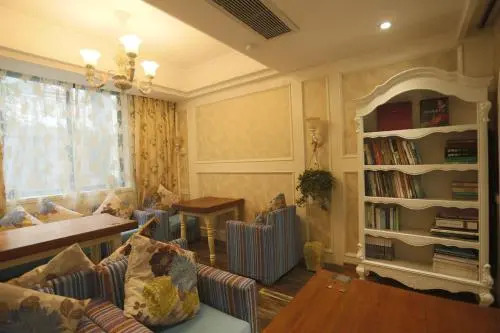 Blooming Lotus Hostel