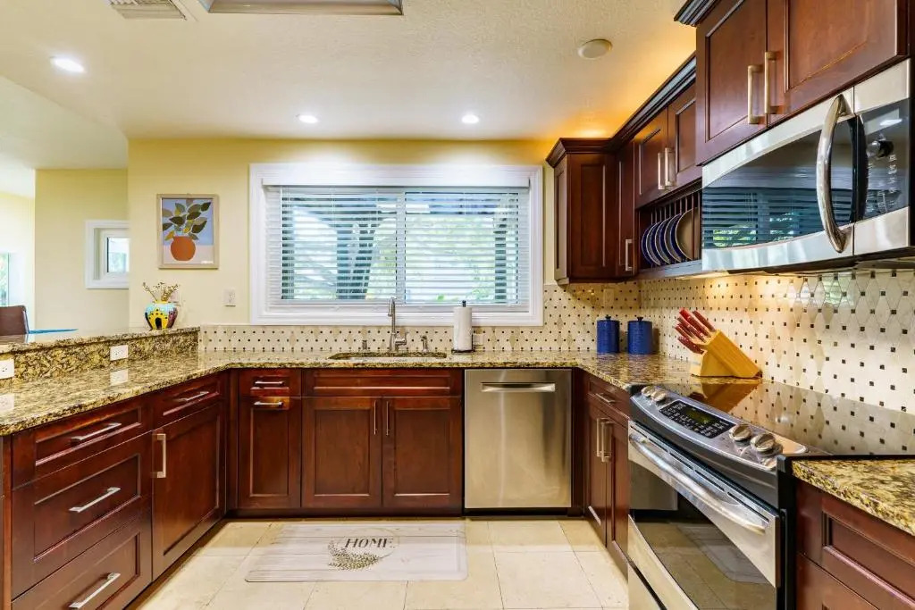 Coastal Beauty - A Beautiful NEW Property Close to Everything