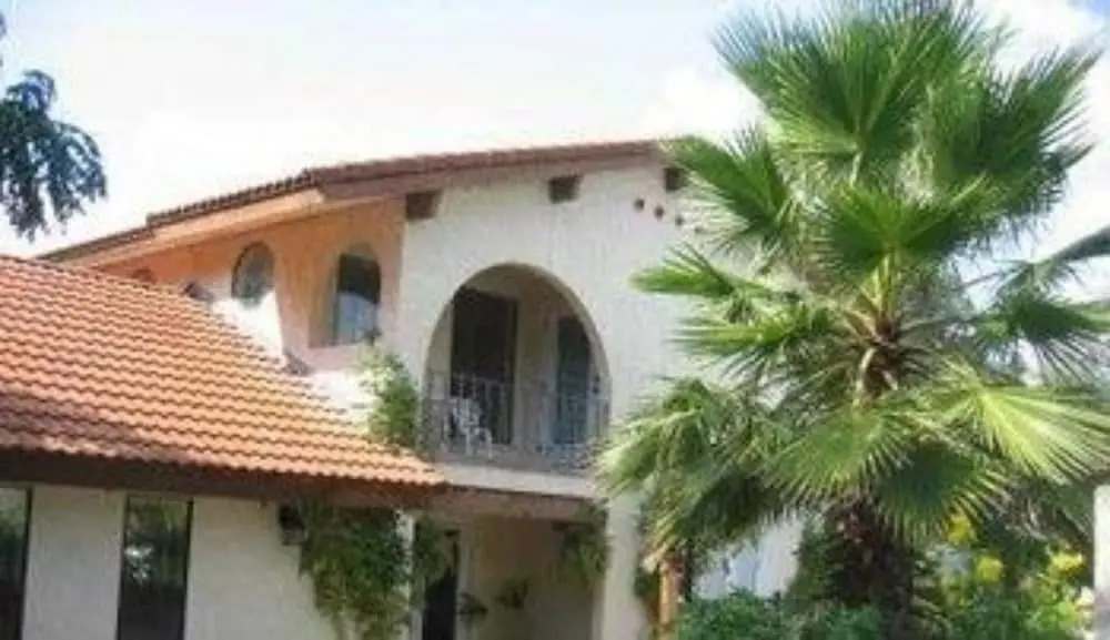 Lakehouse Bed and Breakfast