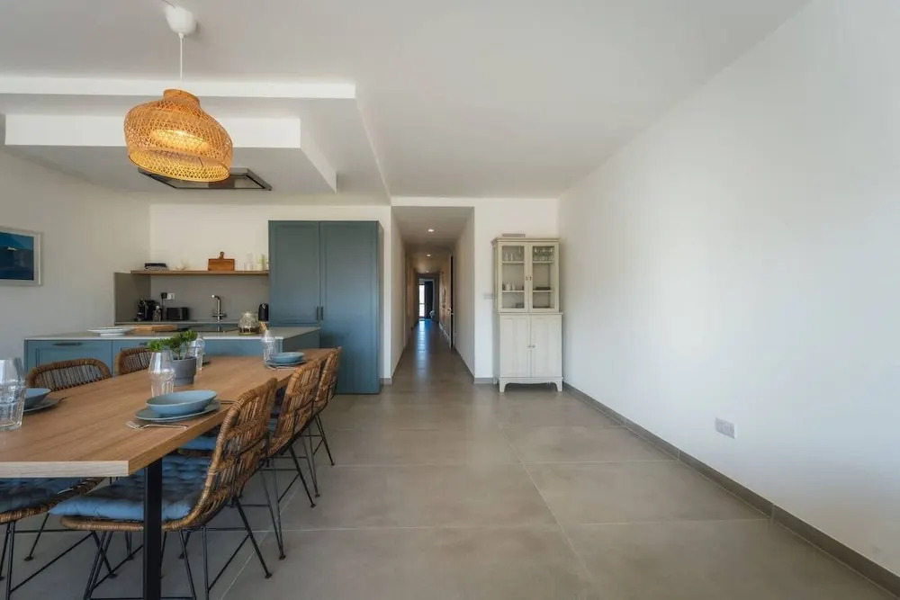 Qala Skyview Penthouse Pool Sunsets BBQ Area