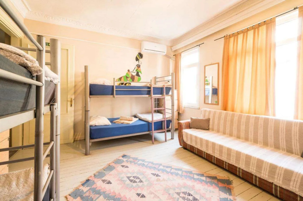 Levanten Hostel