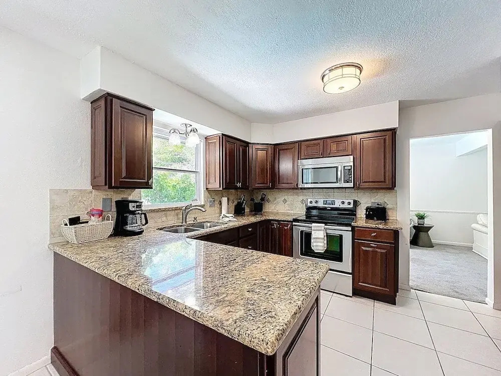 Seminole Pool House - Mins to the Beach