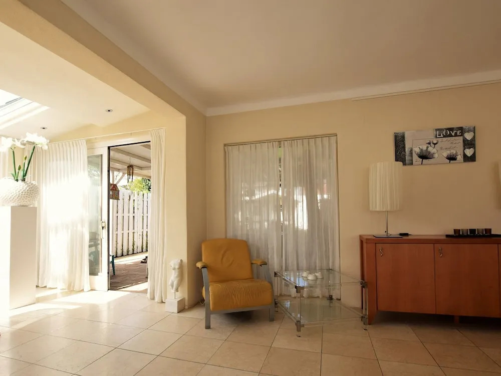 Holdiay Home in Den Helder with private terrace and garden