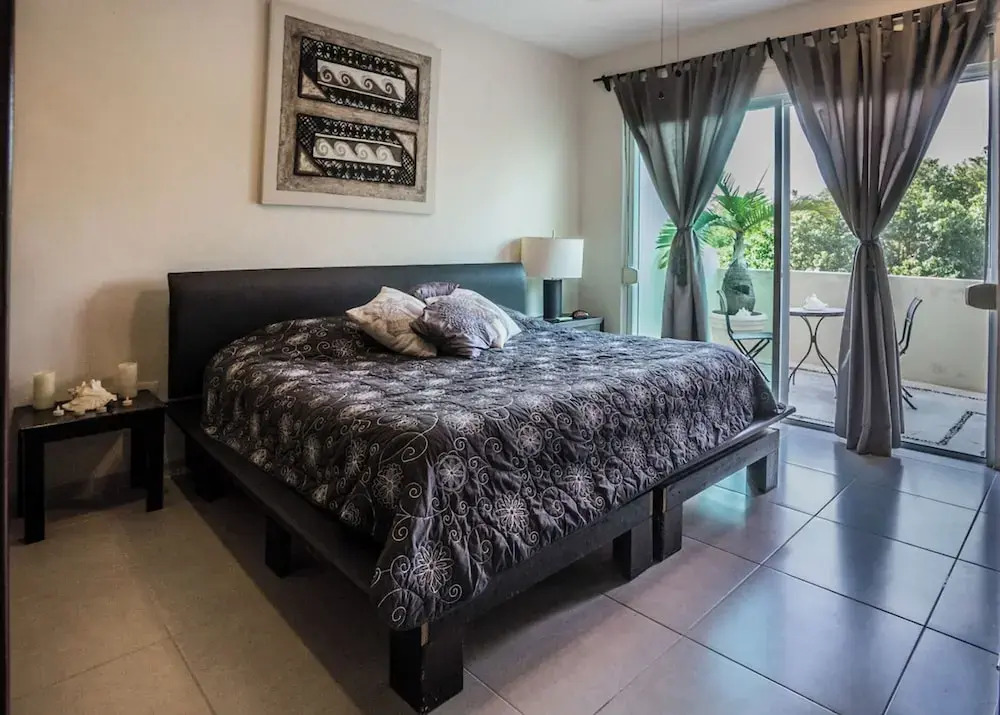 Luxury Penthouse with 2 BR - Meridian