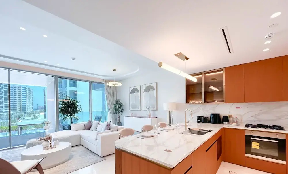Luxury Beachfront 1BR on Palm Jumeirah & Balcony
